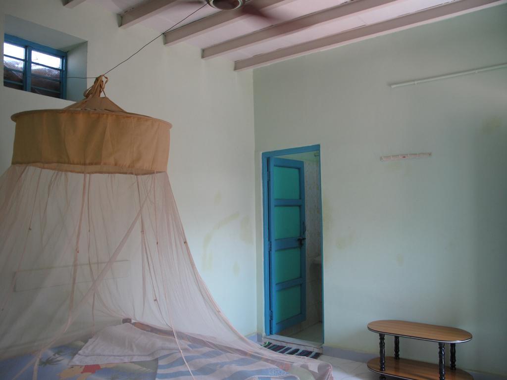 Om Shiva Guest House Hampi Exteriör bild